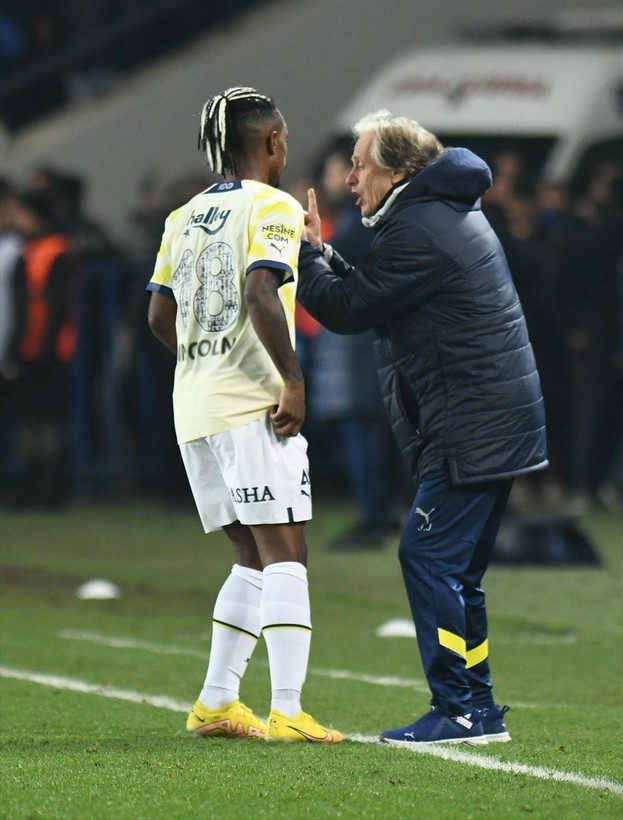 Fenerbahçe Teknik Direktörü Jorge Jesus'tan flaş öneri! "Şampiyonluk için 4 takım play-off oynamalı" - Resim: 4