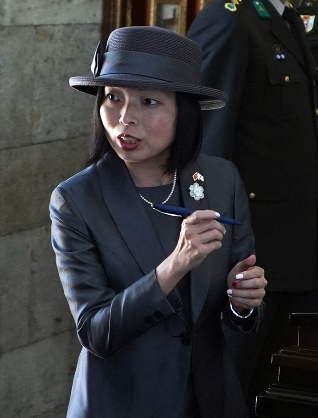 Japonya Altes Prensesi Akiko Mikasa'nin Anıtkabir ziyaretinde dikkat çeken detay - Resim: 1