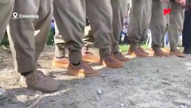 Hakkari'de HDP'li milletvekili adayları PKK'lı teröristler tarafından alkışlarla karşılandı! - Resim: 3