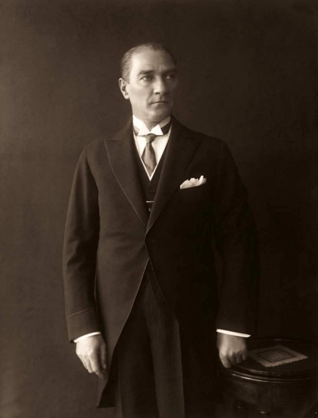 Atatürk'ün stüdyo fotoğraf çekiminde, videosu da ortaya çıktı - Resim: 3