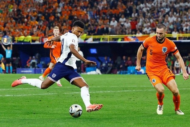 EURO 2024'te kupa sahibini buluyor: İspanya-İngiltere arasında büyük final saat 22.00'de - Resim: 5