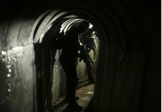 İsrail'in Hamas komuta merkezi olduğunu iddia ettiği tünelleri kim yaptı? Gazze'deki gazeteciler tünellerde - Resim: 19