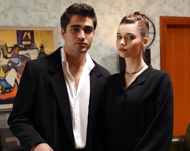 Mert Ramazan Demir ile Afra Saraçoğlu aşkını, paylaşımları ele verdi - Resim: 8