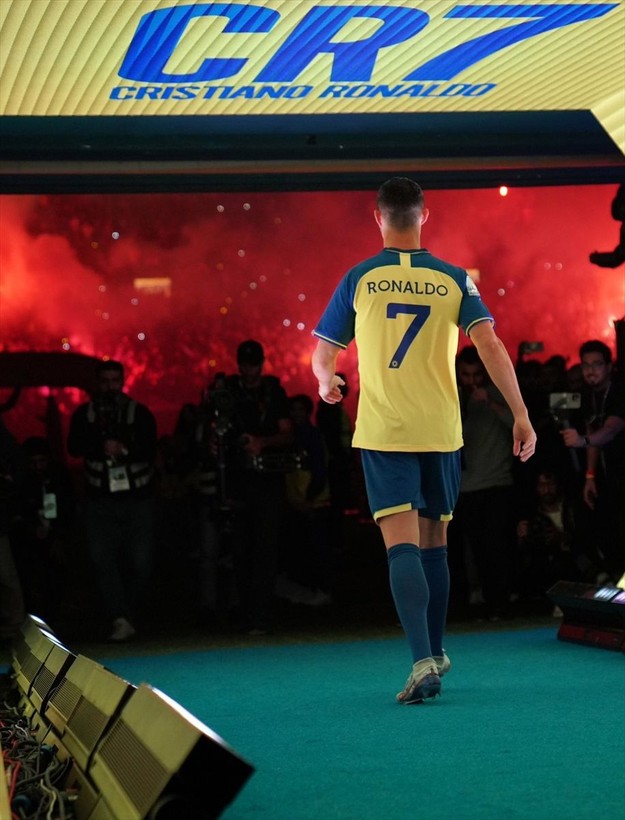 Al-Nassr'ın ezeli rakibinden Ronaldo'ya Messi ile cevap! Formasını... - Resim: 12