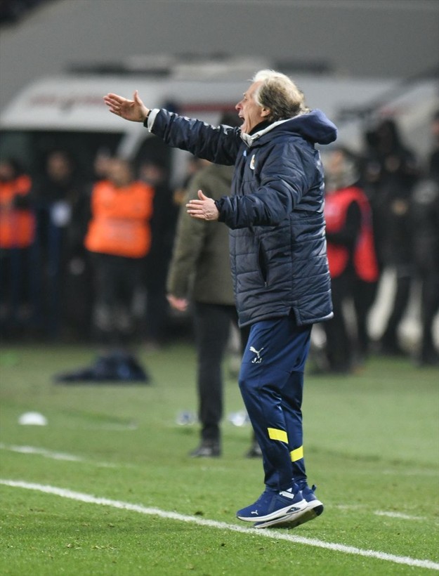 Fenerbahçe Teknik Direktörü Jorge Jesus'tan flaş öneri! "Şampiyonluk için 4 takım play-off oynamalı" - Resim: 5