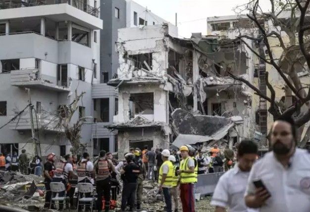 Tahran'dan göç başladı! Kilometrelerce kuyruk - Resim: 2