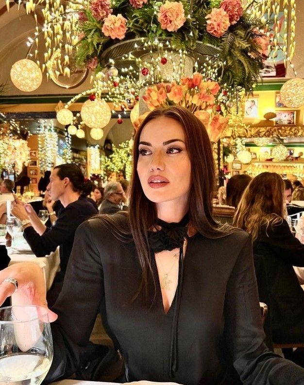 Fahriye Evcen ve Burak Özçivit'e dudak uçuklatan reklam ücreti - Resim: 8