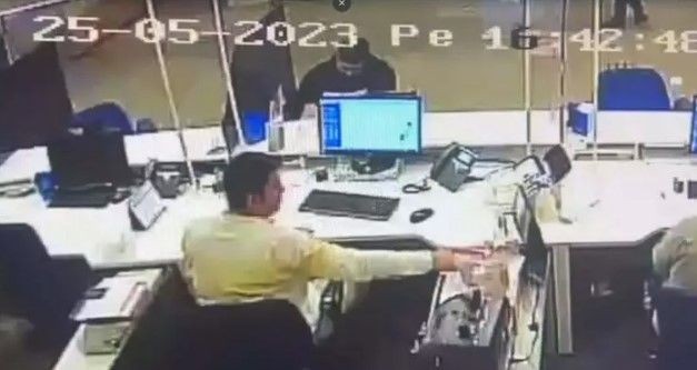 100 milyonluk vize vurgunu! Akılalmaz yöntemle dolandırdılar! Lüks villayı da 'üs' haline getirmişler - Resim: 8