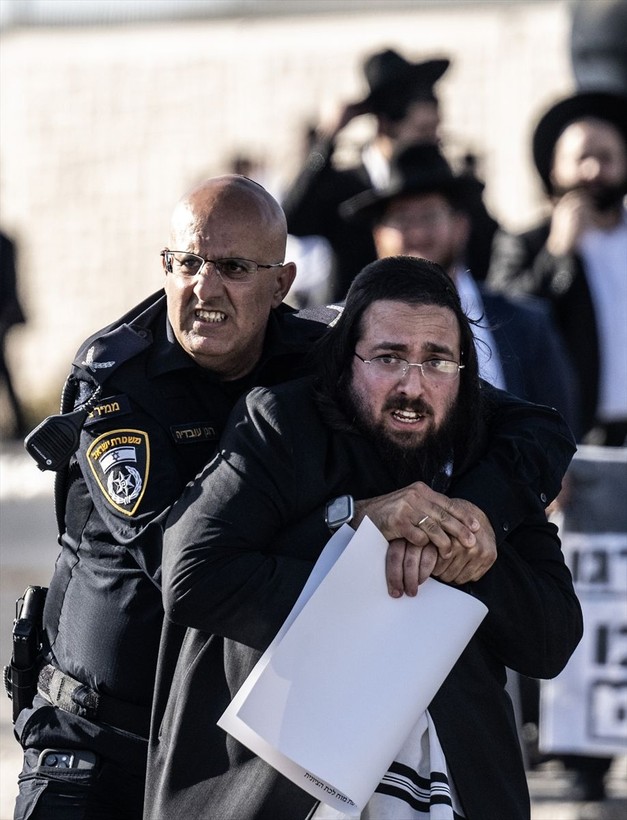 Ultra Ortodoks Yahudilerden Batı Kudüs’te İsrail’in zorunlu askerlik hizmetine karşı protesto - Resim: 30