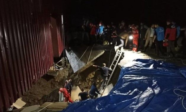 Giresun'da fabrikada göçük! Toprak altında kalan işçi için çalışmalar devam ediyor - Resim: 8