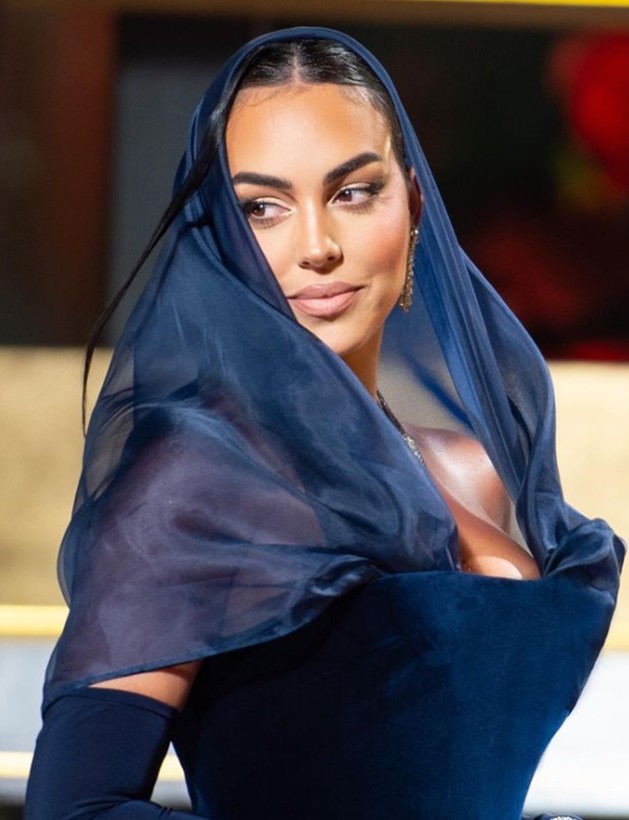 Ronaldo'nun eşi Georgina Rodriguez Arabistan'da parlıyor! O fotoğraflar dikkat çekti... - Resim: 8