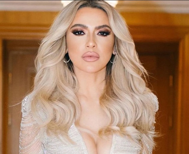 Süper minisiyle poz veren Hadise sere serpe uzandı - Resim: 3