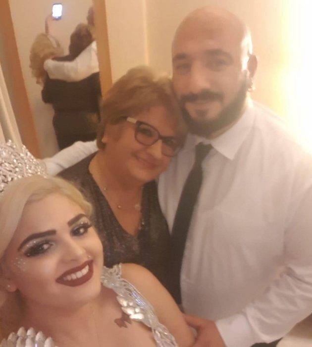 Balıkesir'de film gibi dolandırıcılık hikayesi: Forbes dergisinde çalışan Hakan Karlıdağ, insanları dolandırıp gazino kapattı yetmedi dansöz oynattı - Resim: 1