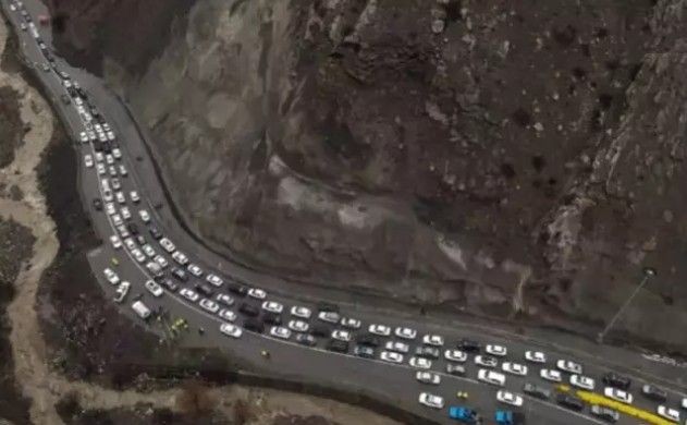 Tahran'dan göç başladı! Kilometrelerce kuyruk - Resim: 4
