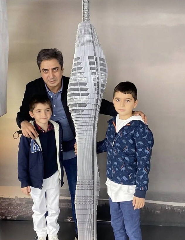 Fahriye Evcen ile Burak Özçivit'in küçük oğlu Kerem ilk kez görüntülendi! Karan Özçivit'in kardeşi bakın kime benziyor? - Resim: 15