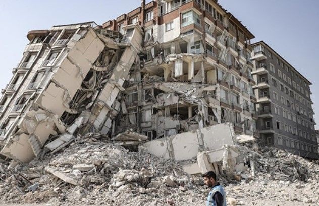 Deprem bölgesinde inşası süren binalarla ilgili flaş karar! Neredeyse tamamı yıkılacak - Resim: 17