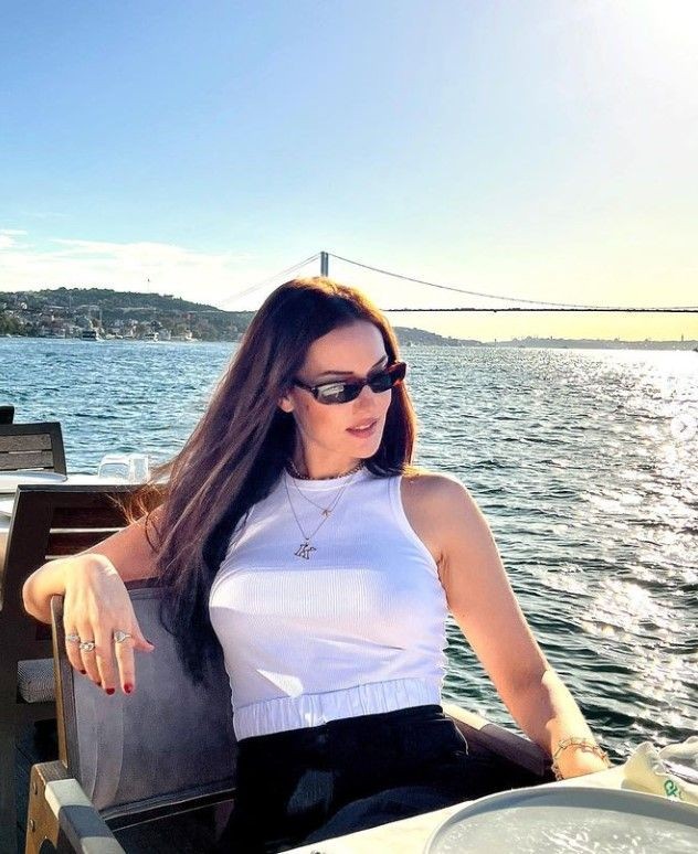 Fahriye Evcen ve Burak Özçivit'e dudak uçuklatan reklam ücreti - Resim: 10