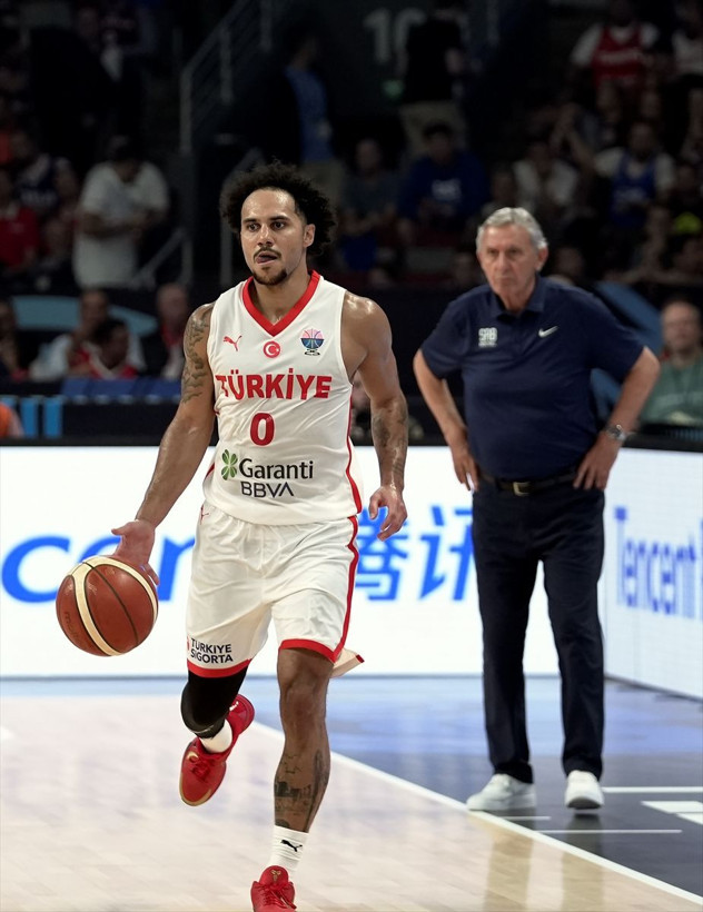 12 Dev Adam Sırbistan'ı 95-90 yenerek grubu lider tamamladı - Resim: 8