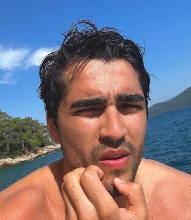 Mert Ramazan Demir ile Afra Saraçoğlu dudak dudağa yakalandı! Yalı Çapkını'nın aşıkları denizde sarmaş dolaş - Resim: 8
