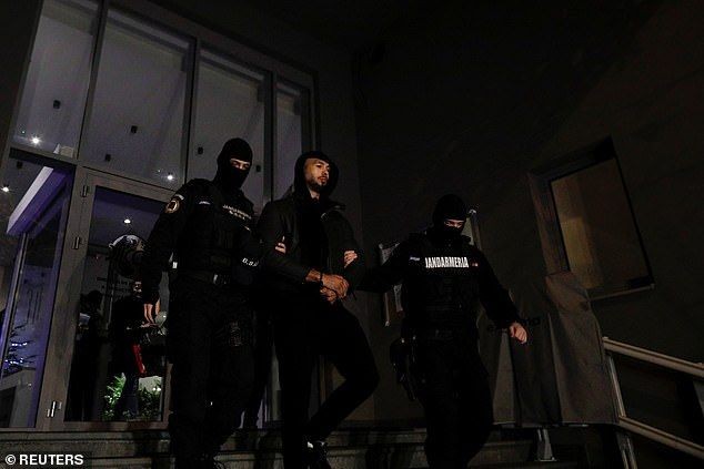 Instagram'da felsefi konuşmalarıyla tanınan Andrew Tate, meğer insan kaçakçısıymış! - Resim: 6