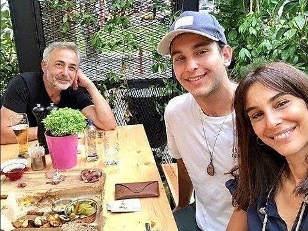 Fahriye Evcen ile Burak Özçivit'in küçük oğlu Kerem ilk kez görüntülendi! Karan Özçivit'in kardeşi bakın kime benziyor? - Resim: 114
