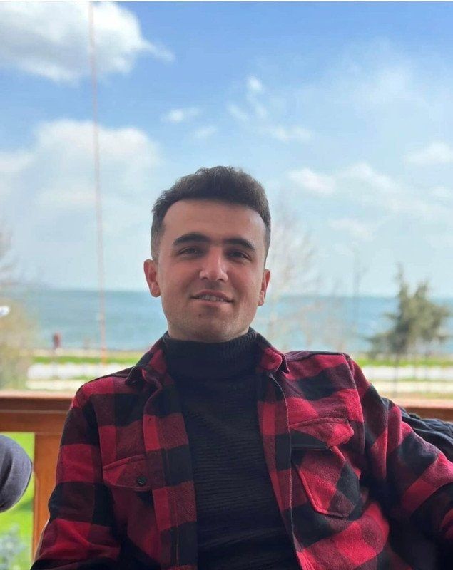 Babaya son dokunuş! Türkiye şehitlerini son yolculuğuna uğurladı | Kelimelerin boğazlara düğümlendiği an - Resim: 25