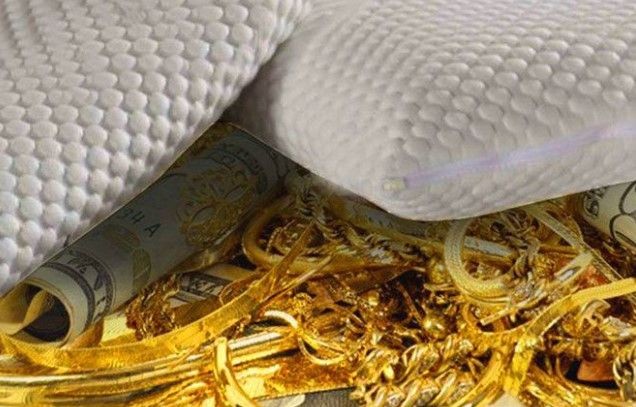Bavul dolusu dolarlar, altın kemerler... Depremin ardından kaydedilen görüntüler yılların alışkanlığını değiştirecek mi? - Resim: 8