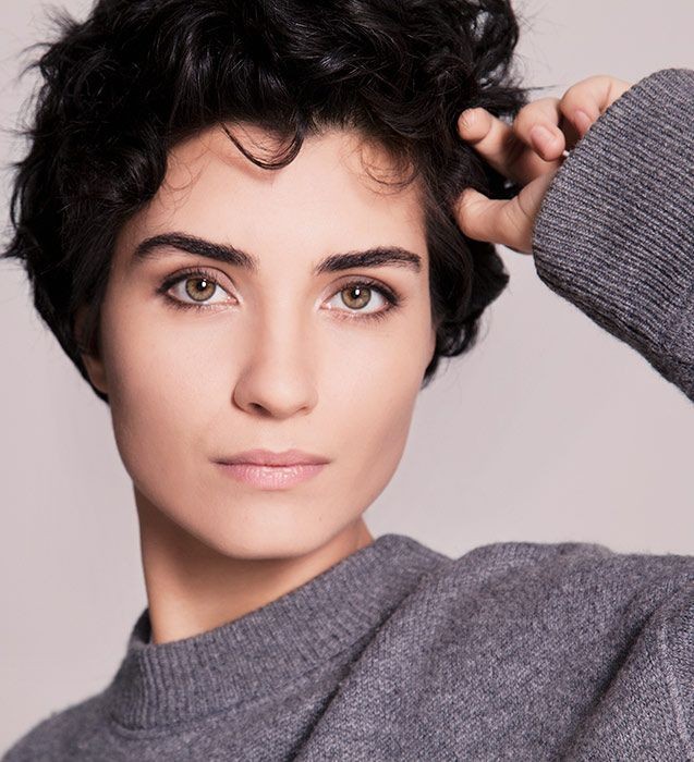Tuba Büyüküstün ikiz kızlarıyla bir süre Paris'te yaşayacağını açıkladı - Resim: 1
