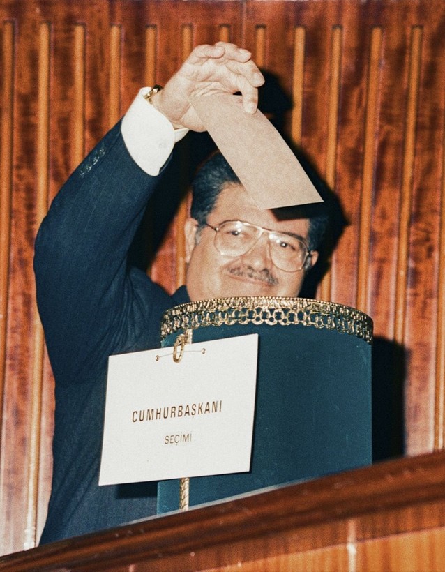 8. Cumhurbaşkanı Turgut Özal'ın ölümünün üzerinden 30 yıl geçti - Resim: 6