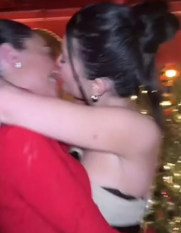 Kylie itiraf etti! En yakın arkadaşıyla ilişkiye mi giriyor? - Resim: 14