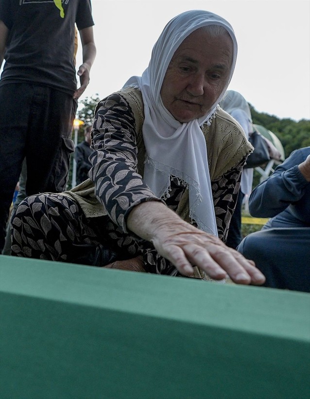 Srebrenitsa soykırımının 30. yıl dönümü! 7 kurbanın cenazesi anıt mezarlığa taşındı - Resim: 14