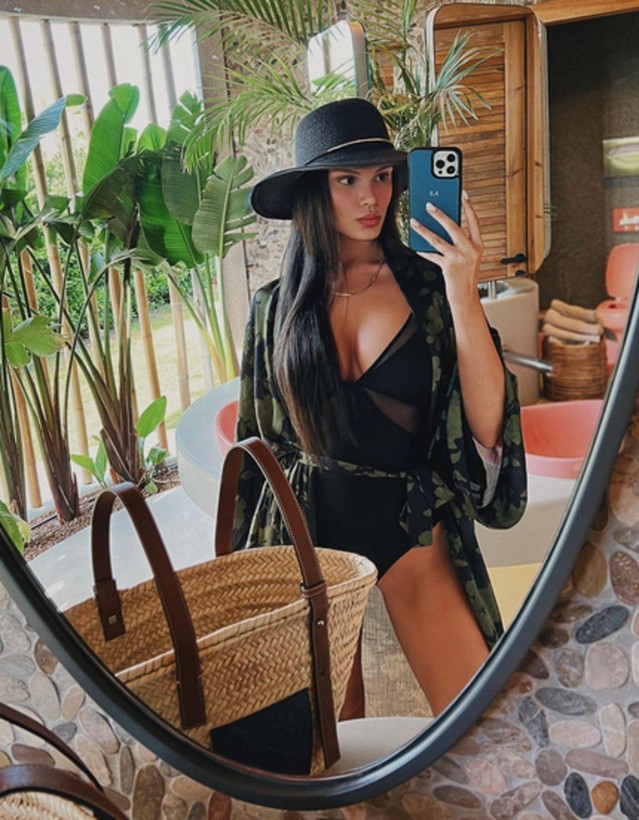 Ünlü isimler yaz aylarının gelmesiyle beraber deniz sezonunu açtı! İşte ünlülerin tatil pozları - Resim: 10