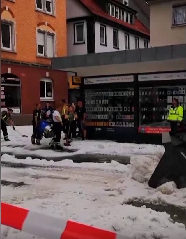 Almanya'da yazın ortasında yağdı! - Resim: 2
