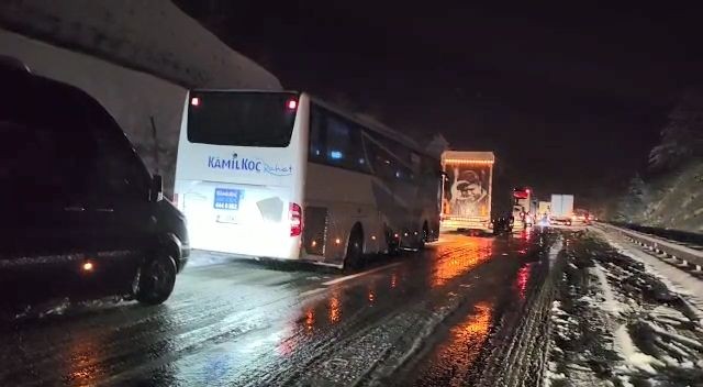 Bursa-Ankara karayolu ulaşıma açıldı: Yardım tırları deprem bölgelerine hareket etti! - Resim: 4
