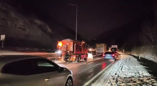 Bursa-Ankara karayolu ulaşıma açıldı: Yardım tırları deprem bölgelerine hareket etti! - Resim: 5
