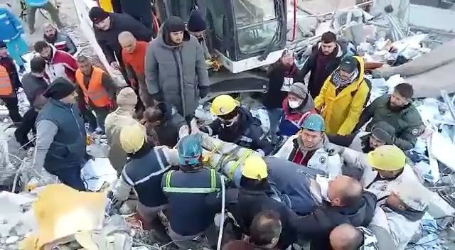 10 ili etkileyen Kahramanmaraş merkezli depremlerin ardından umut yeşerten kurtuluş haberleri geliyor - Resim: 23
