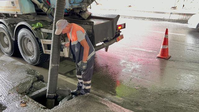 Bakırköy'de alt geçidi su bastı; trafik durma noktasına geldi - Resim: 9