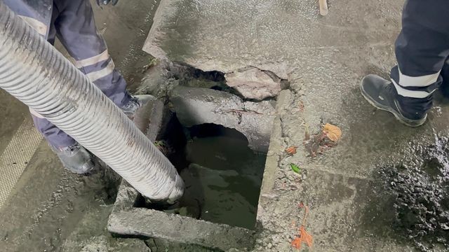 Bakırköy'de alt geçidi su bastı; trafik durma noktasına geldi - Resim: 7