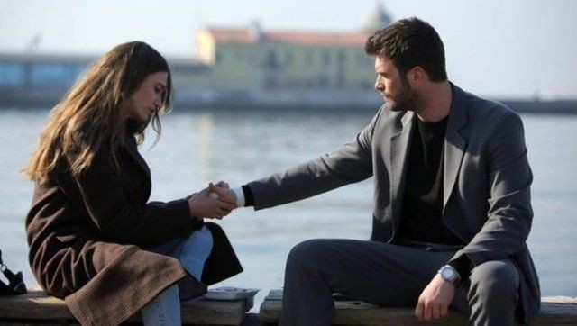Show TV ekranlarında yayınlanacak olan başrollerini Serenay Sarıkaya ve Kıvanç Tatlıtuğ'un paylaştığı 'Aile' dizisinin ilk fragmanı yayınlandı - Resim: 2