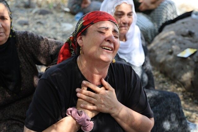 Diyarbakır'da kaybolan 8 yaşındaki Narin'in cansız bedeni bulundu mu? Kayalıklarda kan lekeleri.... - Resim: 6