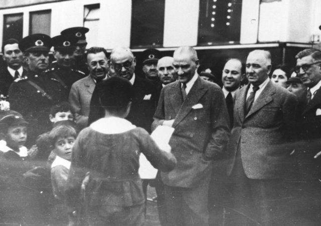 23 Nisan Ulusal Egemenlik ve Çocuk Bayramı'nda çocuklarla Atatürk! - Resim: 5