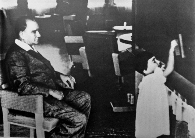 23 Nisan Ulusal Egemenlik ve Çocuk Bayramı'nda çocuklarla Atatürk! - Resim: 10
