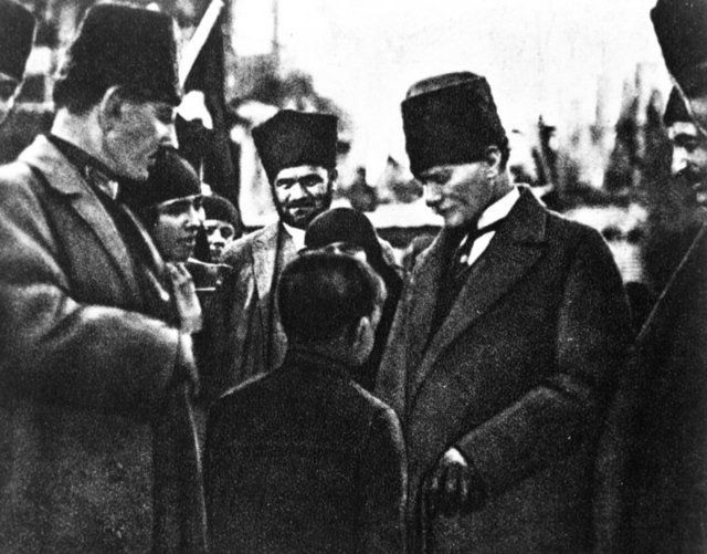 23 Nisan Ulusal Egemenlik ve Çocuk Bayramı'nda çocuklarla Atatürk! - Resim: 18