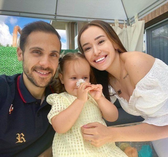 Fahriye Evcen ile Burak Özçivit'in küçük oğlu Kerem ilk kez görüntülendi! Karan Özçivit'in kardeşi bakın kime benziyor? - Resim: 63