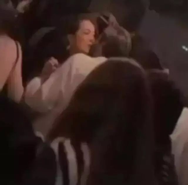 Boşanacakları iddia edilen Neslihan Atagül ve Kadir Doğulu çiftinden kamera karşısında açıklama: Gördüğüne neden inanmıyorsun? - Resim: 12