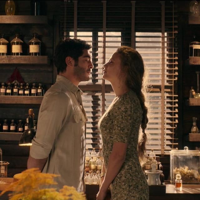 Serenay Sarıkaya'nın Şahmaran dizisinde yılanla kendisini tatmin ettiği görüntüler olay oldu! Yorganın altından Burak Deniz çıktı - Resim: 6
