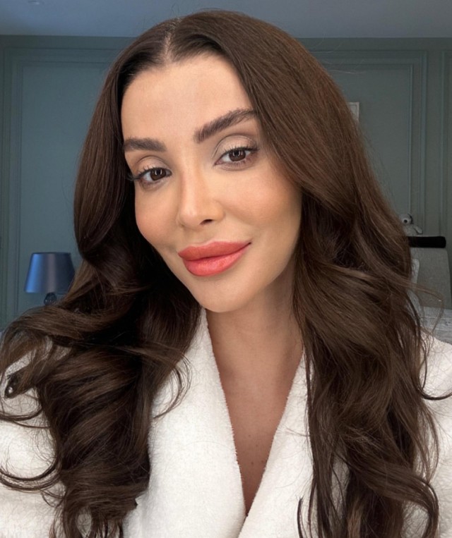 Ünlü manken Özge Ulusoy'un son halini görenler tanıyamadı! "Bir insan kendine neden bunu yapar?" - Resim: 6