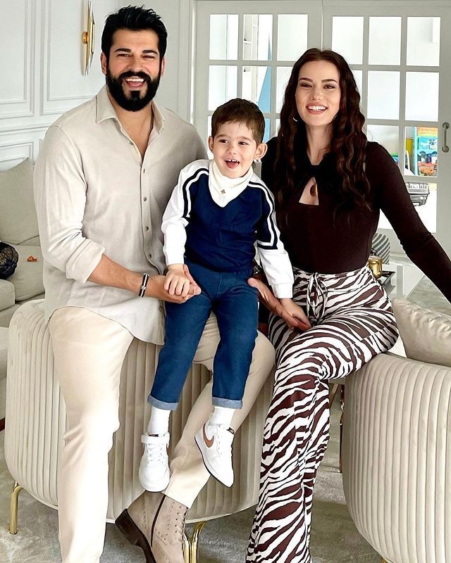 Burak Özçivit'ten eşi Fahriye Evcen'e özel plaka cip hediyesi - Resim: 2