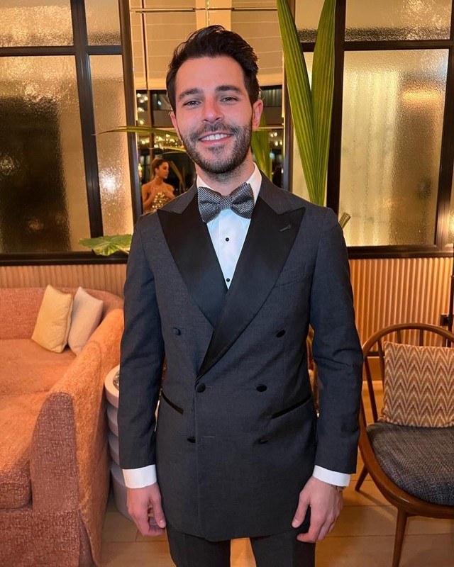 Hande Erçel ile yaşadığı çalkantılı aşk hayatıyla gündemlerden düşmeyen Hakan Sabancı Cumhurbaşkanı adayını ilan etti: Kemal Dede'ye oy vermek nasip oldu - Resim: 2