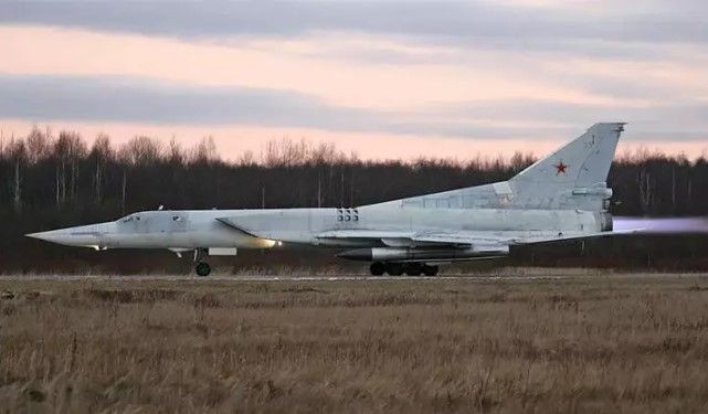 Dünya şaşkınlıkla izliyor! Rus stratejik bombardıman uçağı Tu-22 vuruldu - Resim: 8